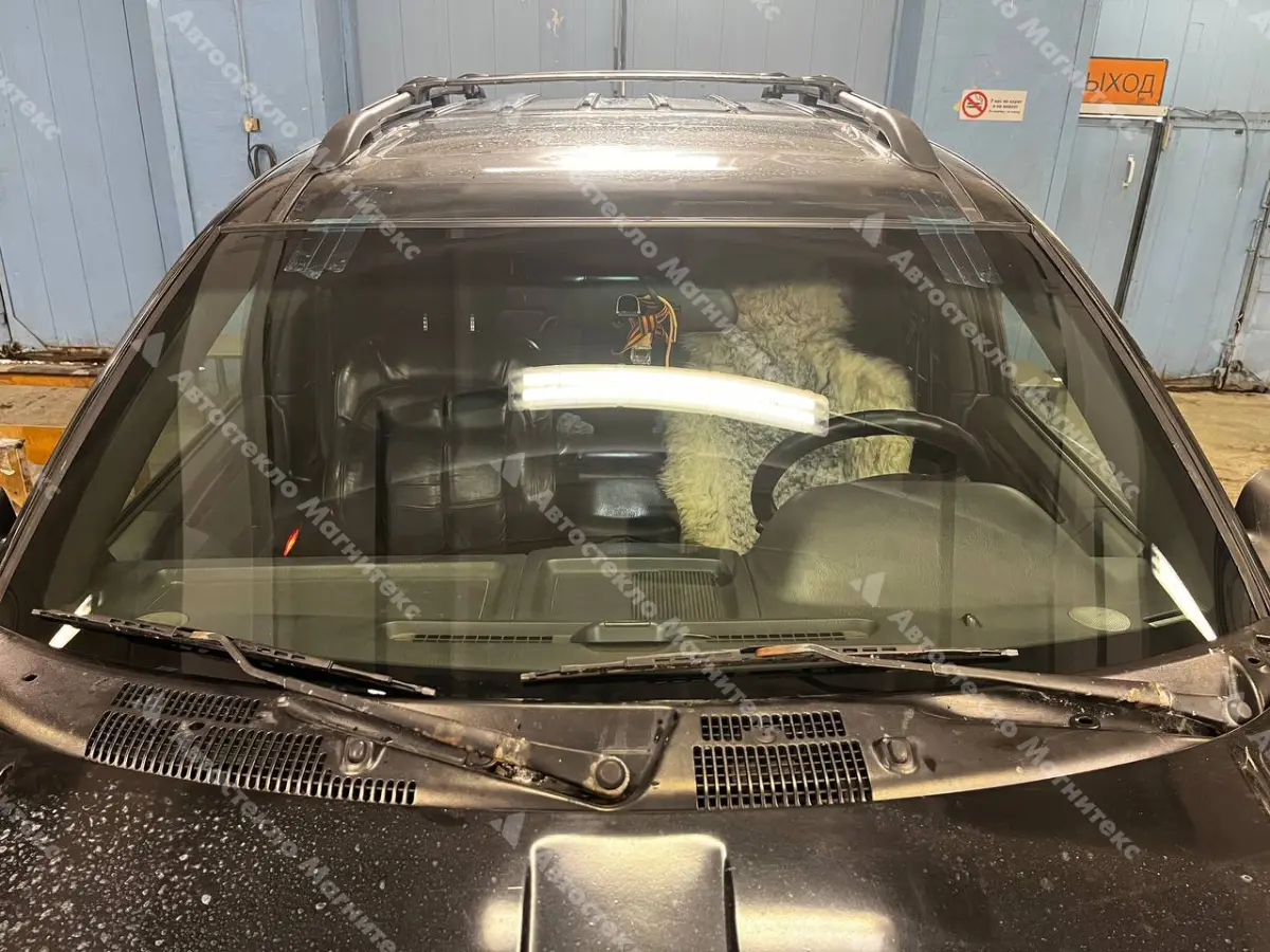 Новое лобовое Jeep Grand Cherokee II